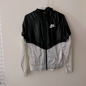 Nike Black & White windbreaker size M